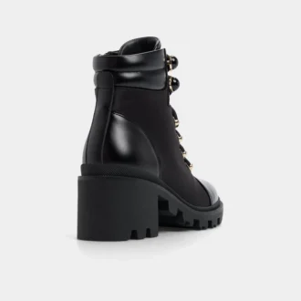 Bota con cordones Mariettia, suela con tacos