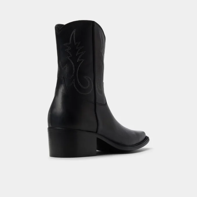 Bota de tobillo Guthrie, tacón grueso Bota de tobillo Guthrie, tacón grueso
