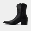 Bota de tobillo Guthrie, tacón grueso Bota de tobillo Guthrie, tacón grueso