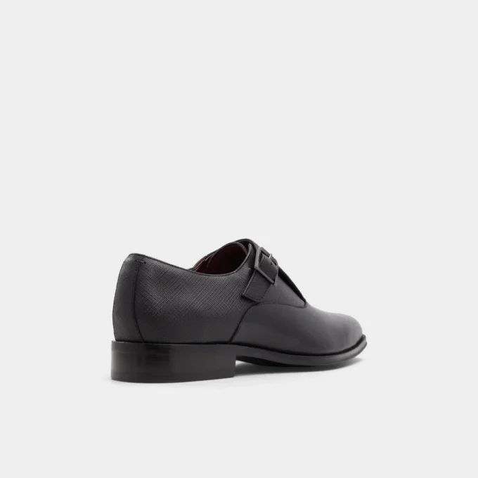 Elegante mocasín con hebilla Elegante mocasín con hebilla