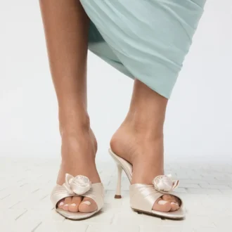 mules con tacn rosalina tacn de aguja 2 1 330x330 - Mules con tac&oacute;n Rosalina, tac&oacute;n de aguja