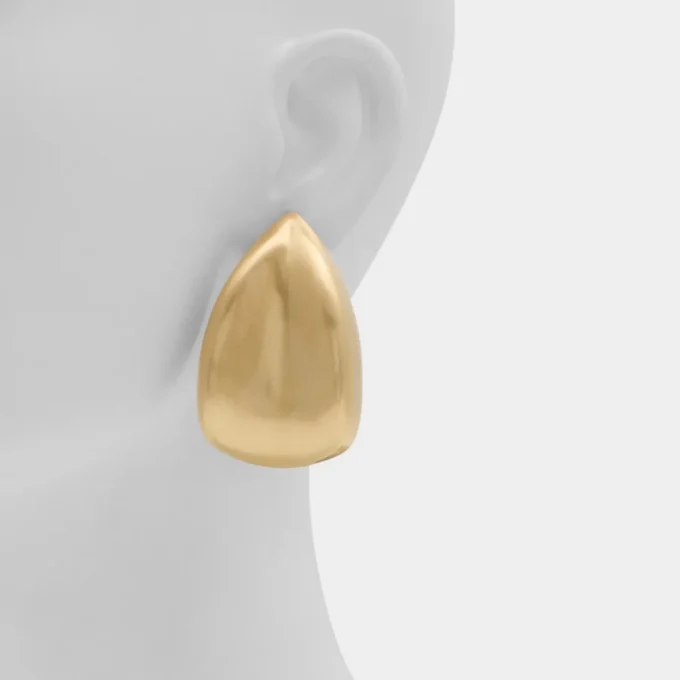 Pendientes llamativos de oro