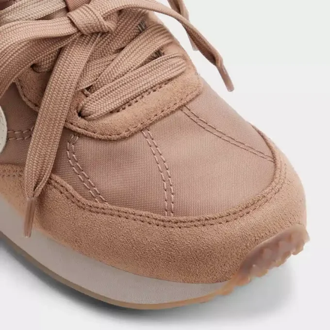 Zapatilla Caely, suela de jogger Zapatilla Caely, suela de jogger